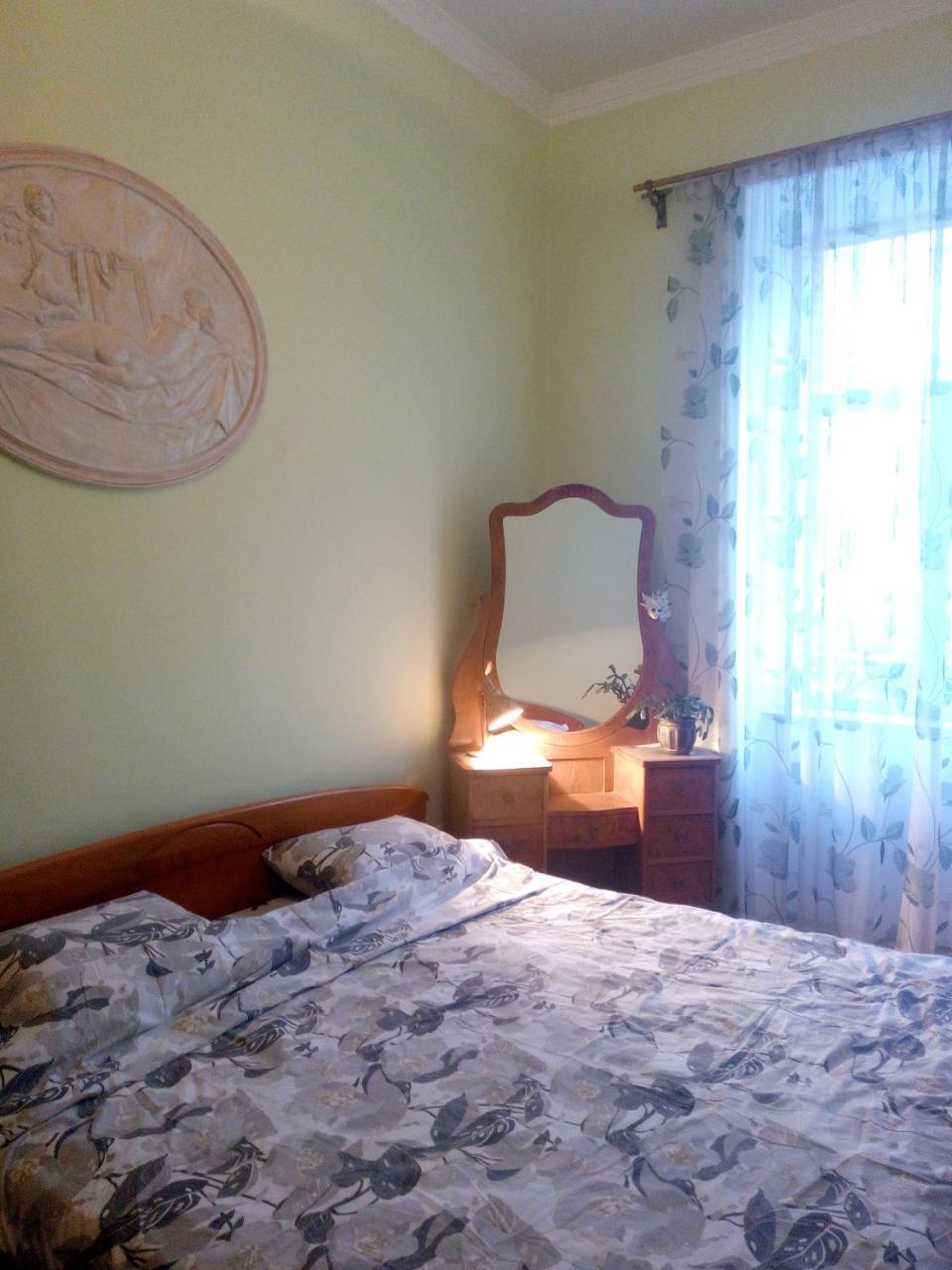 דירות לבוב Flat On Sheptytskykh מראה חיצוני תמונה
