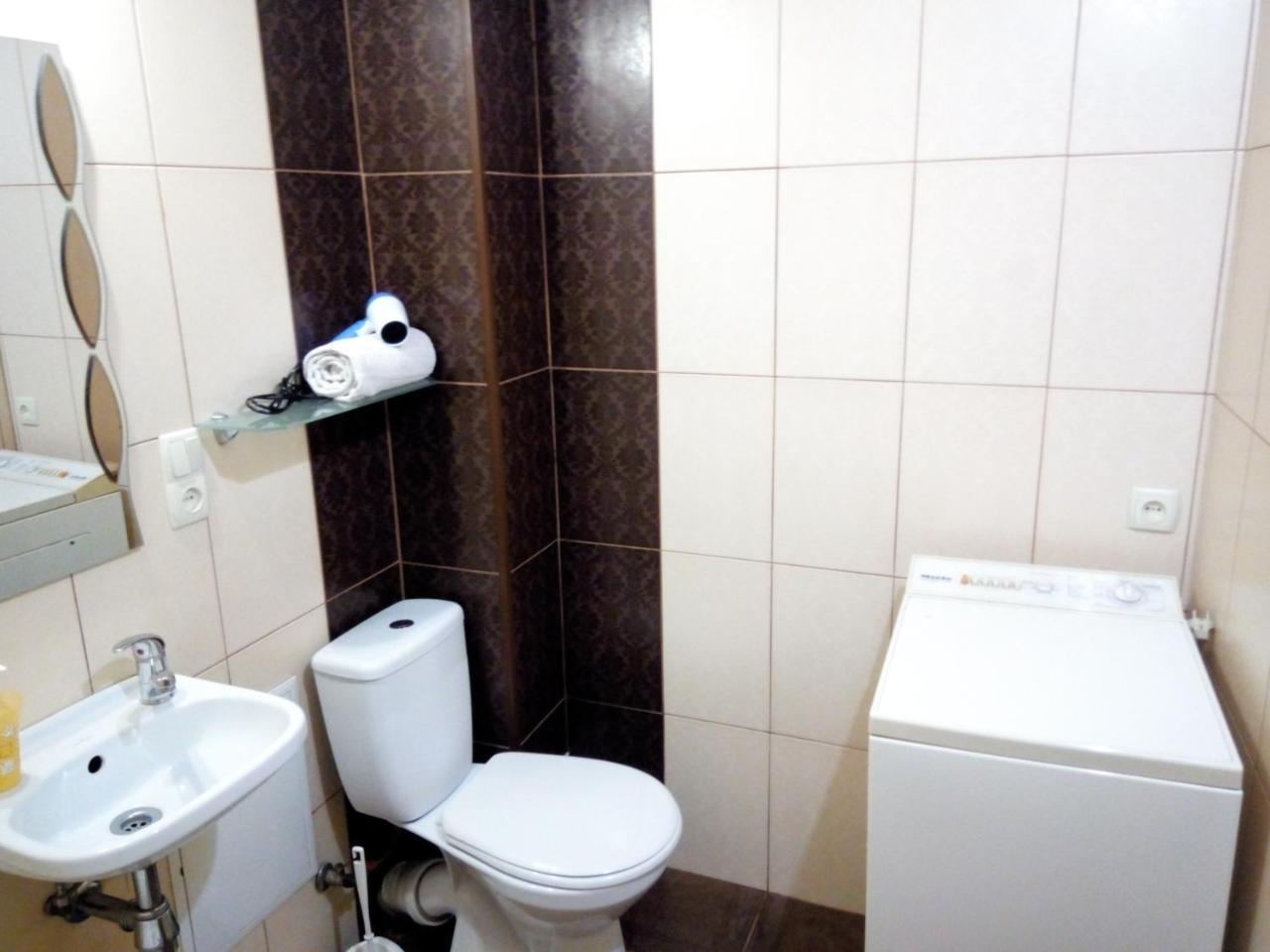 דירות לבוב Flat On Sheptytskykh מראה חיצוני תמונה