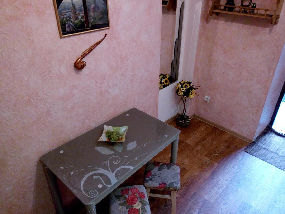 דירות לבוב Flat On Sheptytskykh מראה חיצוני תמונה