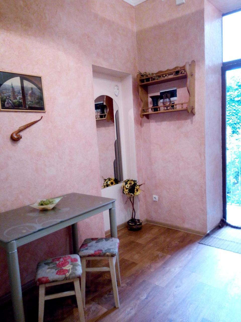 דירות לבוב Flat On Sheptytskykh מראה חיצוני תמונה