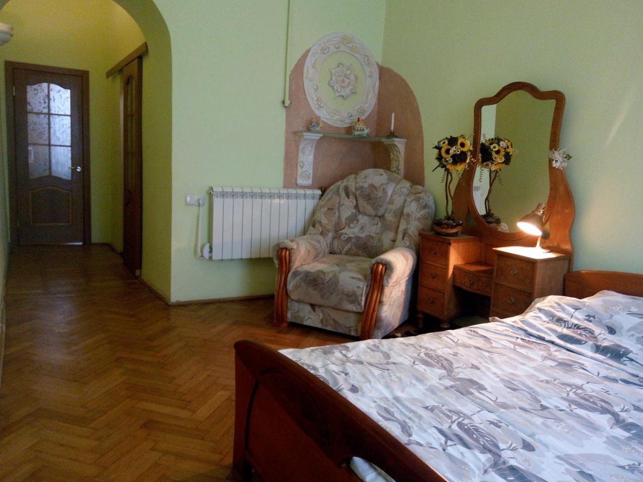 דירות לבוב Flat On Sheptytskykh מראה חיצוני תמונה
